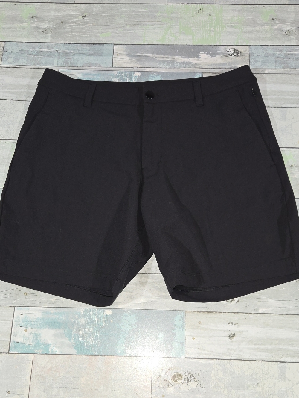 Black Lululemon Classic Fit Shorts 7"